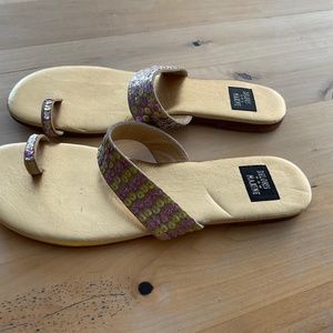 DELORIS & MAXINE VINTAGE TOE RING SANDALS